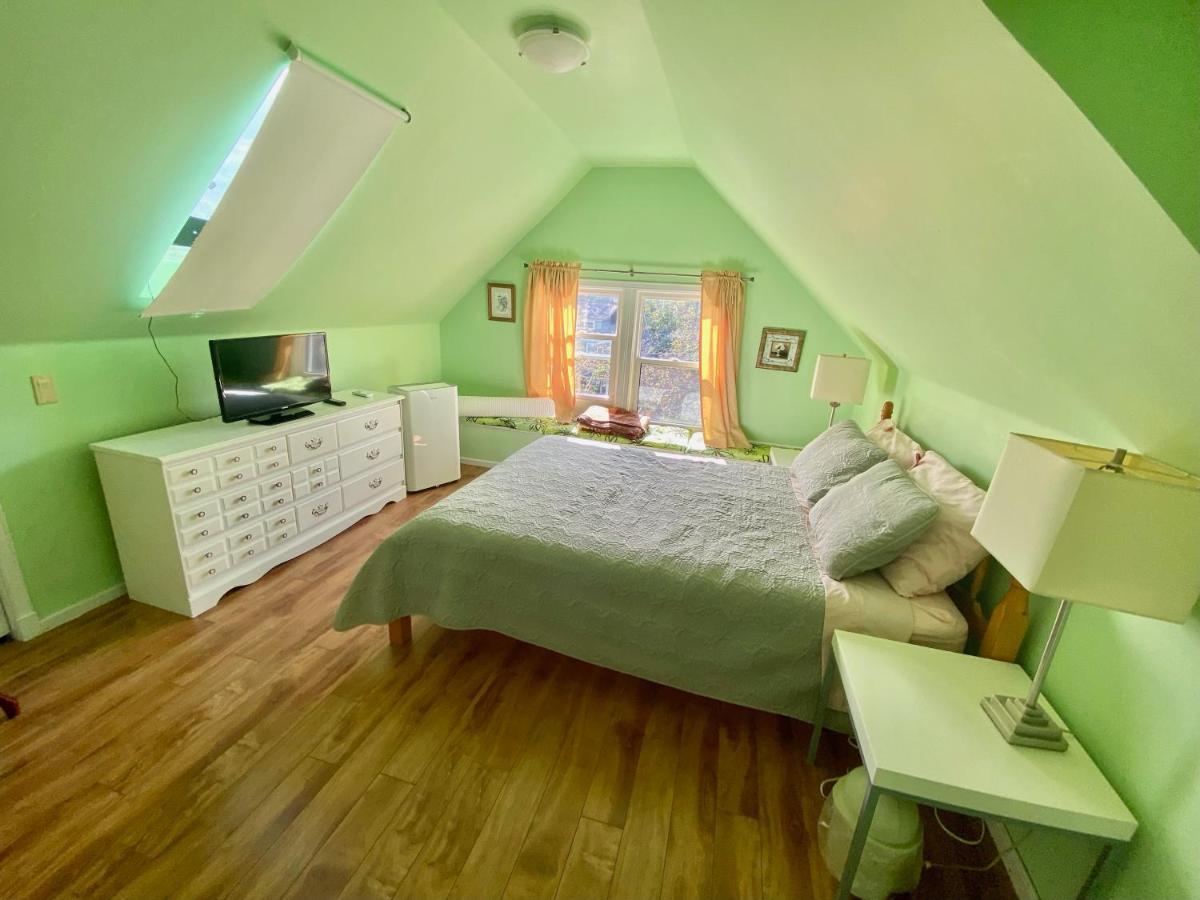 Cozy 1-Bedroom Loft With Falls View 4Mins To Falls Niagara Falls Exterior photo