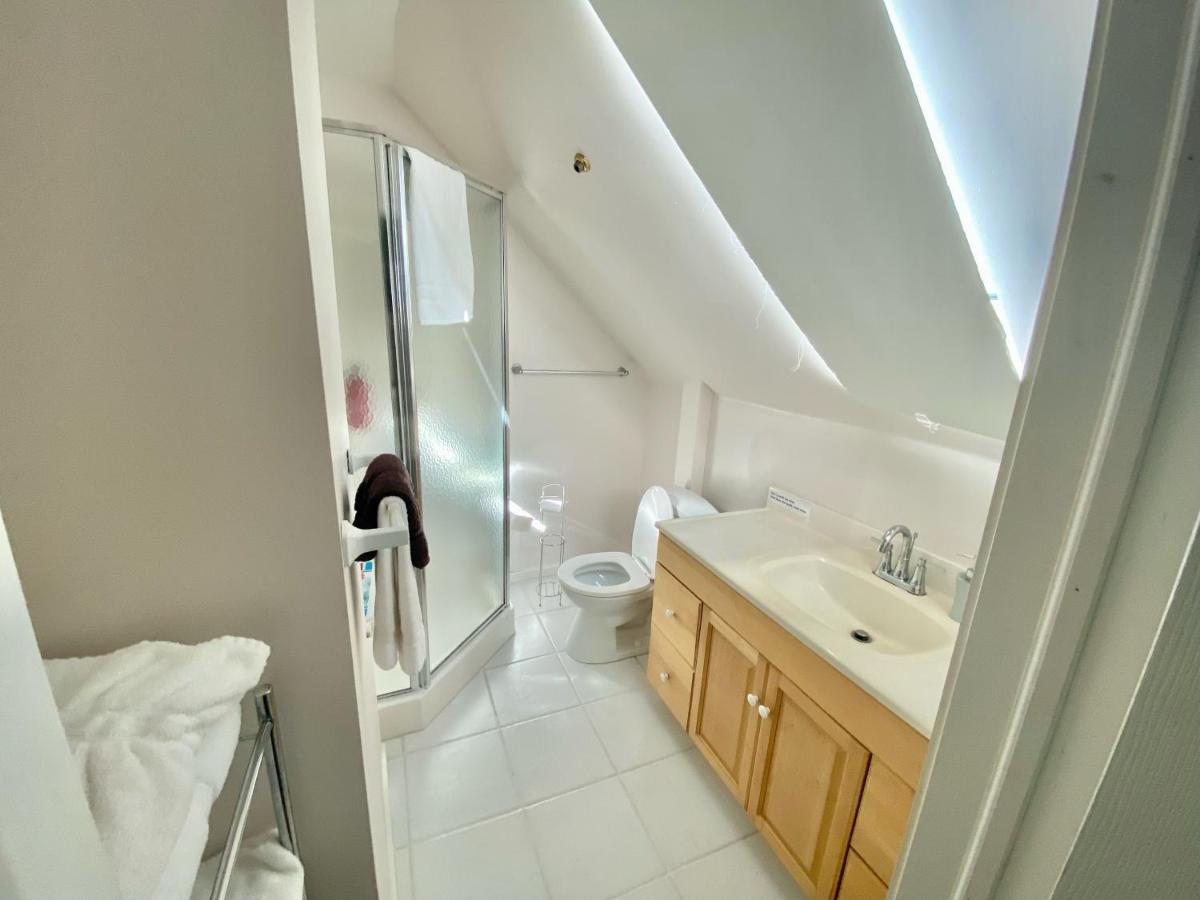 Cozy 1-Bedroom Loft With Falls View 4Mins To Falls Niagara Falls Exterior photo